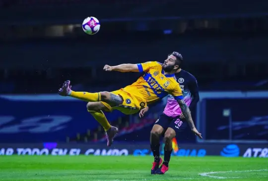 La chilena de Gignac contra Pumas, nominada al Puskás 2020
