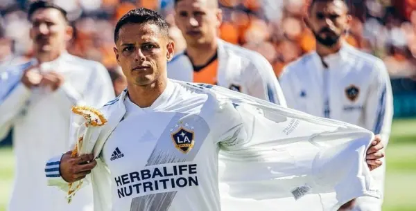 Stoichkov critica los fichajes de Chicharito, Pizarro y Pulido en la MLS Stoichkov critica los fichajes de Chicharito, Pizarro y Pulido en la MLS