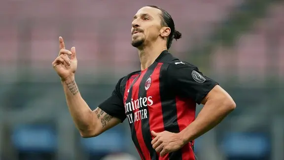Zlatan celebra un gol con el AC Milán - Twitter @ACMilan