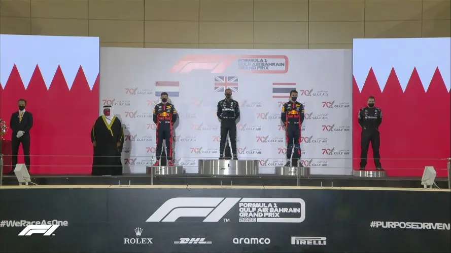 Lewis Hamilton, Max Verstappen y Alex Albon en el podio del Gran Premio de Bahréin 2020
