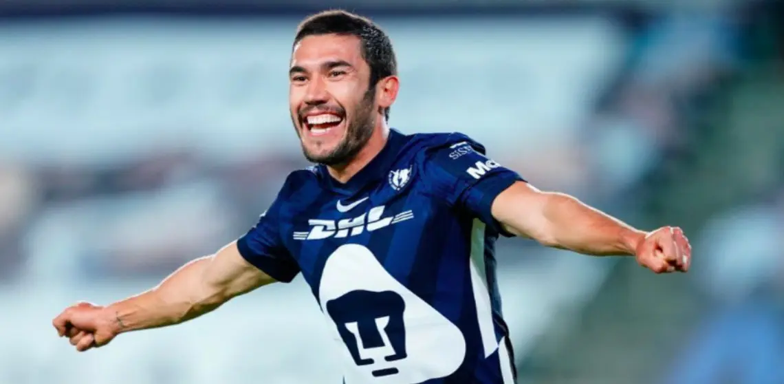 Juan Pablo Vigón celebra gol con Pumas - @jpvigon