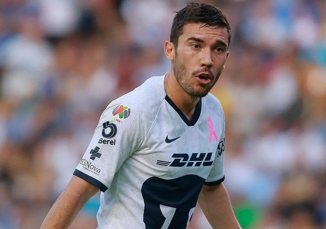 Juan Pablo Vigón en juego con Pumas