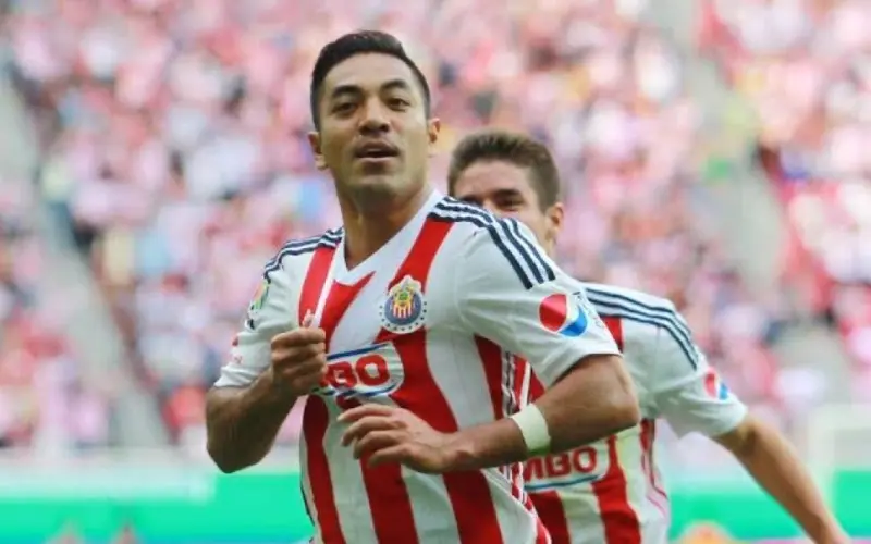 Marco Fabián celebra un gol con Chivas - @chivas
