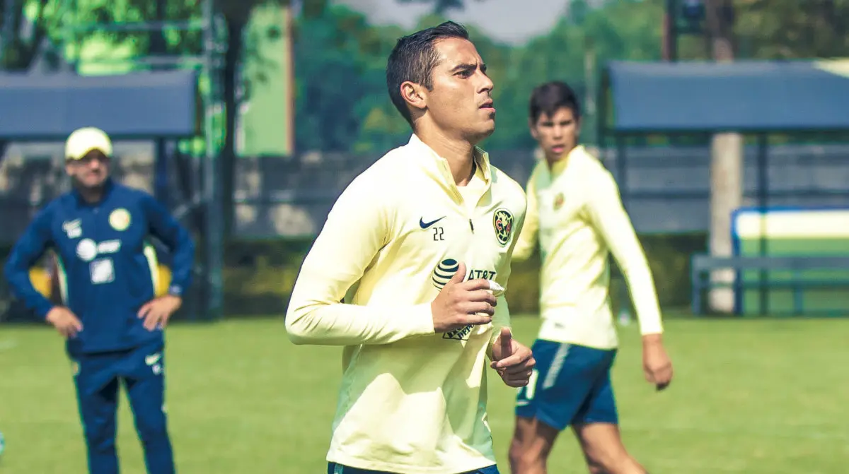 Paul Aguilar en entrenamiento del América