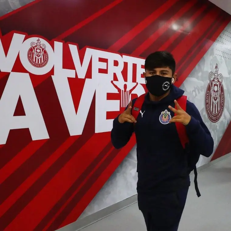 Chofis López llegando al Akron