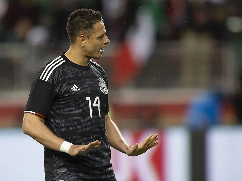 Chicharito celebra su gol ante Paraguay