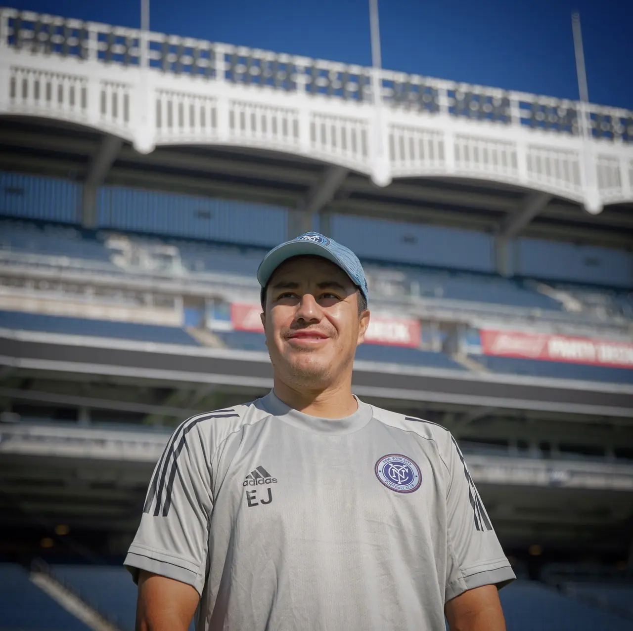 Efraín Juárez asistente del NYFC