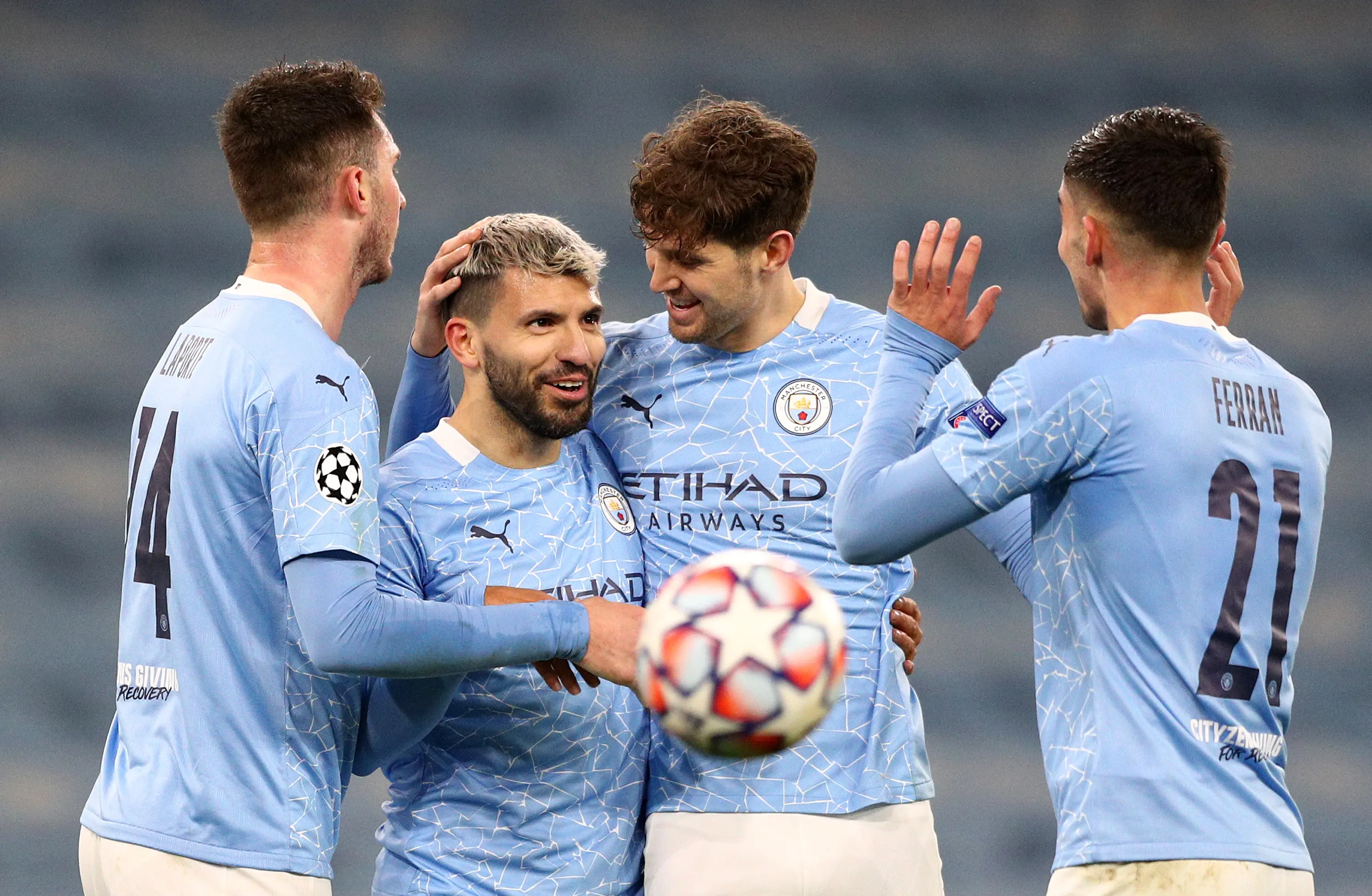 Manchester City festeja uno de sus goles