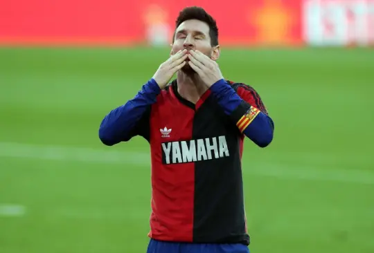 Sugieren a Messi que juegue con el Napoli para honrar a Maradona Sugieren a Messi que juegue con el Napoli para honrar a Maradona