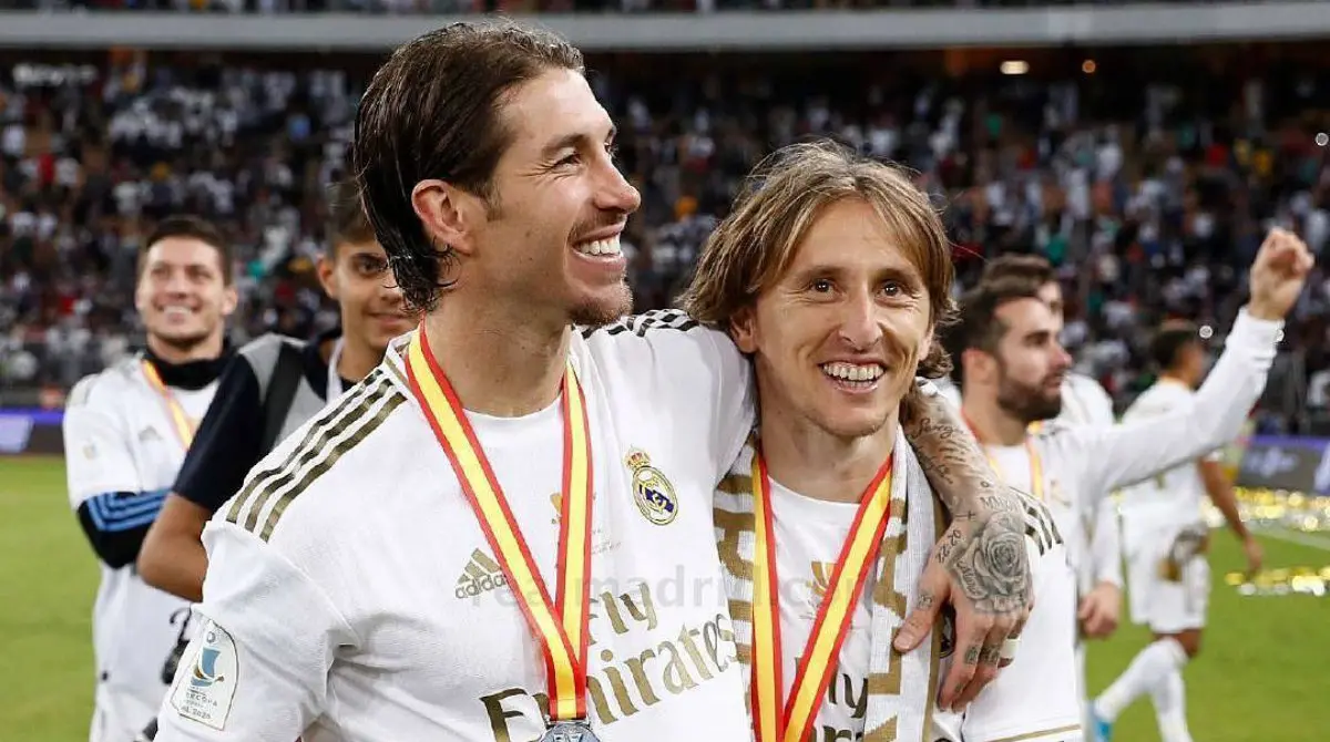 Sergio Ramos y Luka Modric festejan la Supercopa de España