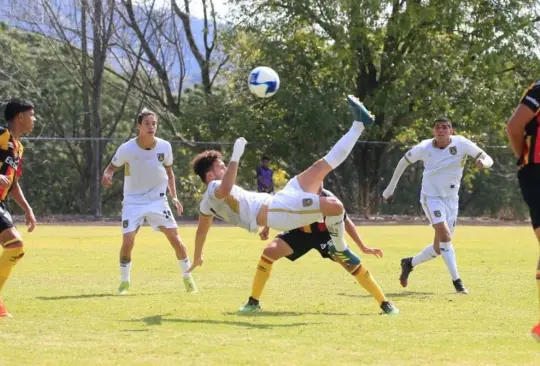 El gol de chilena de un jugador del Colima FC que le dio el triunfo El gol de chilena de un jugador del Colima FC que le dio el triunfo
