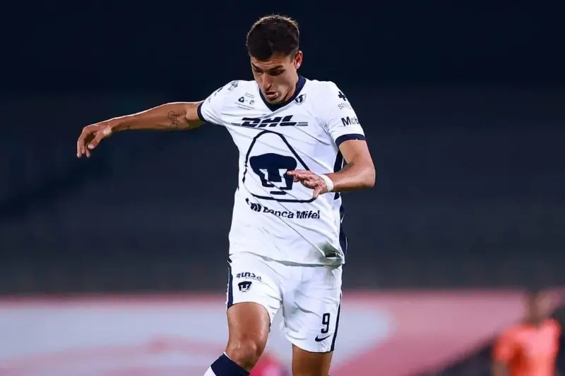 Juan Ignacio Dinenno con Pumas (Instagram - Pumas)