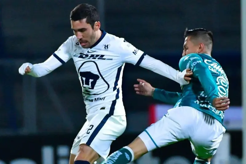 Juan Pablo Vigón en partido ante León (Instagram - Pumas)