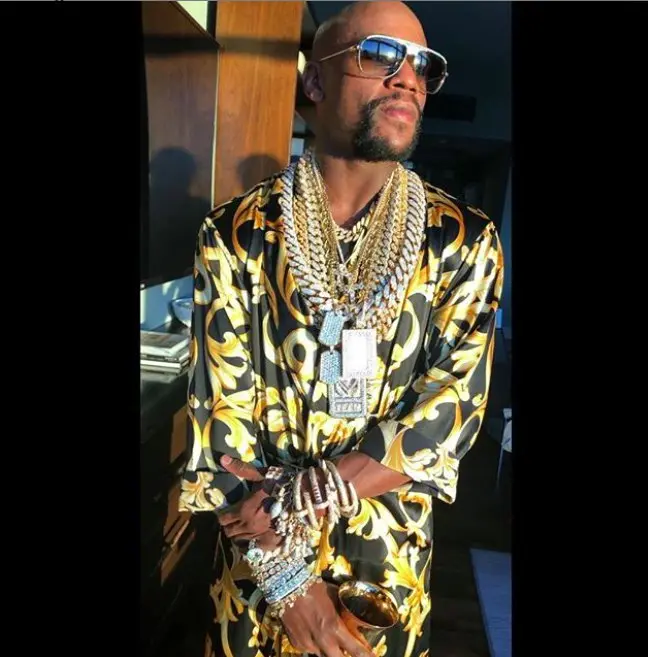 Floyd Mayweather no mide sus gastos