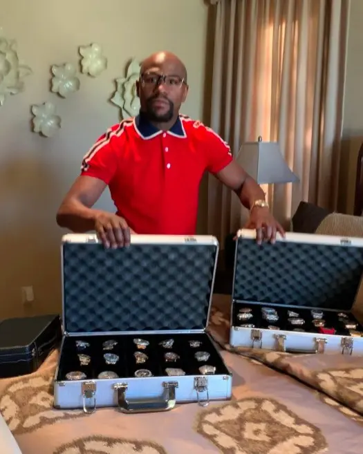 Floyd Mayweather y sus relojes
