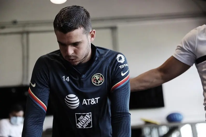 Nicolás Benedetti en una práctica del América