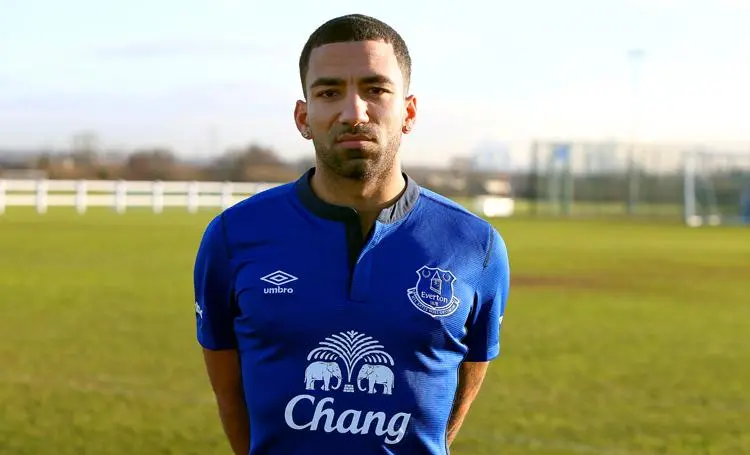 Aaron Lennon en su presentación con Everton