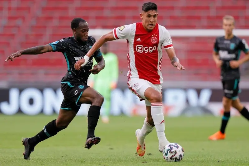 Edson Álvarez en un partido del Ajax - Twitter @EdsonAlvarez19