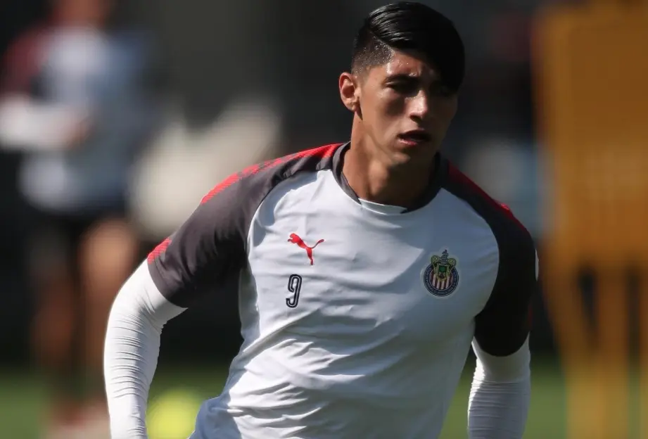 Twitter @Chivas