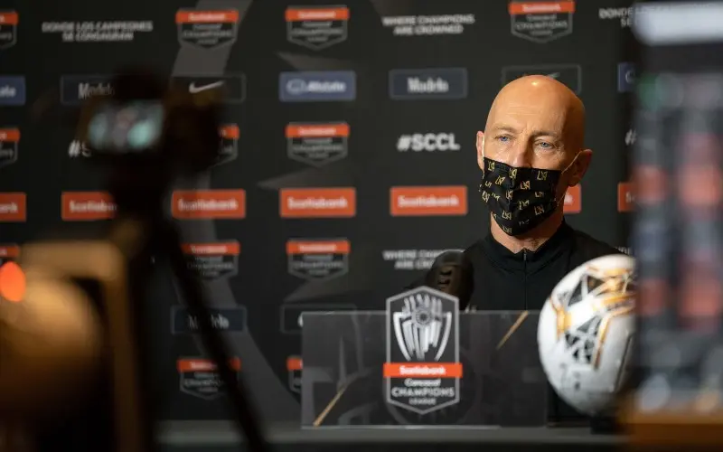 Bob Bradley en conferencia de prensa - Twitter @LAFC