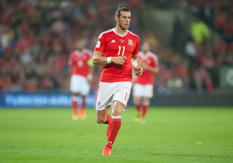 Gareth Bale, emblema de Gales (@FA Wales)
