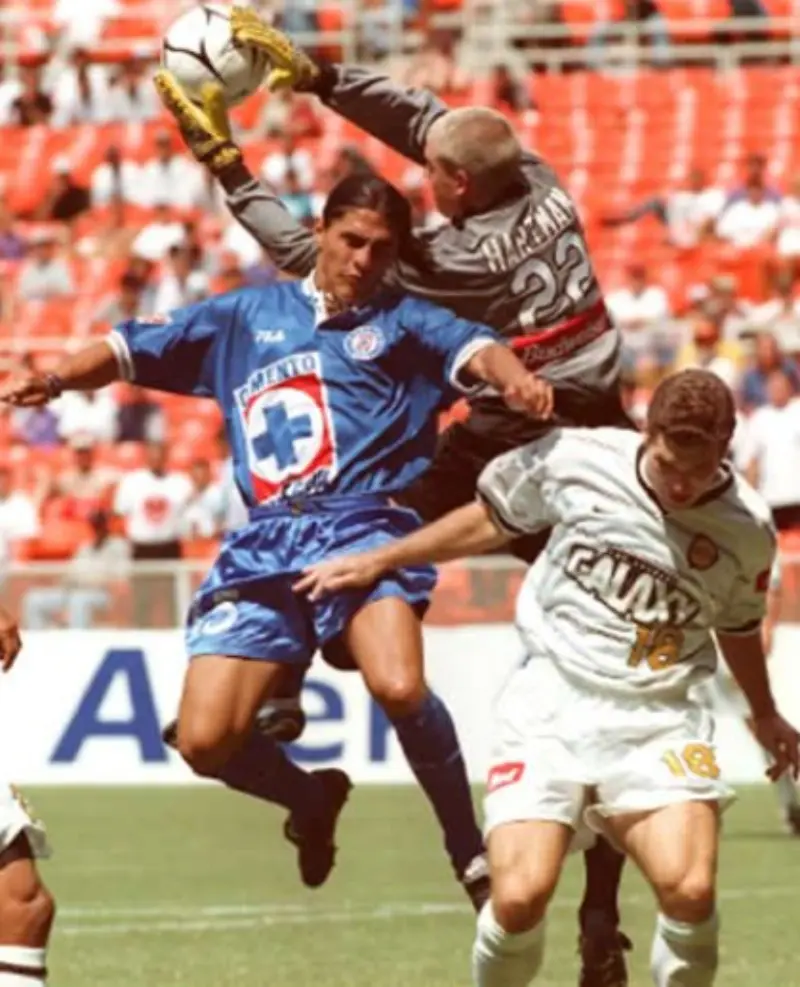 En 1997, Cruz Azul también ganó Concachampions (@GEBDeportes)
