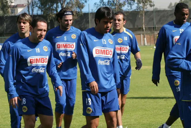 Pavel Pardo y Cuauhtémoc Blanco en un entrenamiento del América - Miguel Dimayuga (Cuarto Oscuro)
