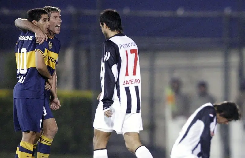 Martín Palermo yJuan Riquelme en un partido de Boca Juniors - Facebook Boca