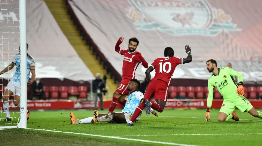 Sadio Mané y Mohamed Salah en un partido del Liverpool - Facebook Liverpool FC