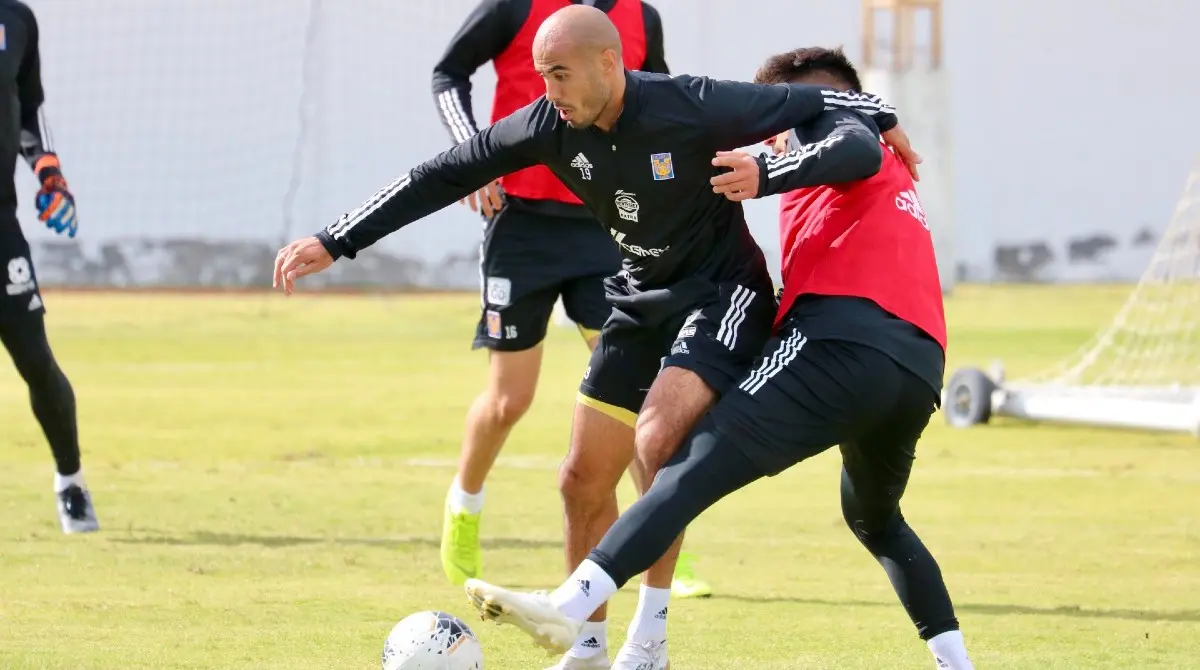 Guido Pizarro en un entrenamiento de Tigres - Twitter @TigresOficial