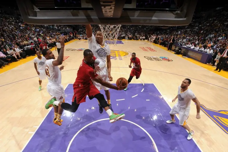 Miami Heat vs Los Angeles Lakers NBA Navidad 2013 - Facebook NBA