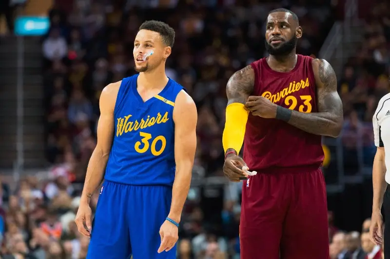 Stephen Curry de los Golden State Warriors y LeBron James de los Cleveland Cavaliers NBA Navidad 2016 - Twitter @NBA