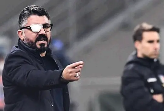 Veo doble, es difícil estar de pie, confiesa Gattuso sobre su enfermedad Veo doble, es difícil estar de pie, confiesa Gattuso sobre su enfermedad