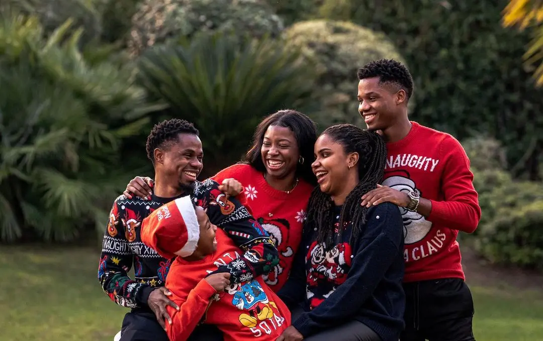 Ansu Fati y su familia en Navidad