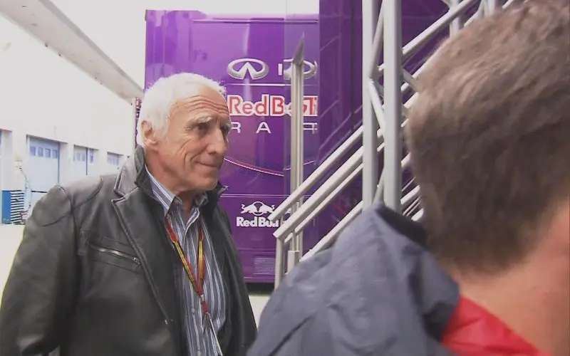 Dietrich Mateschitz en una carrera de Fórmula Uno - Twitter @F1