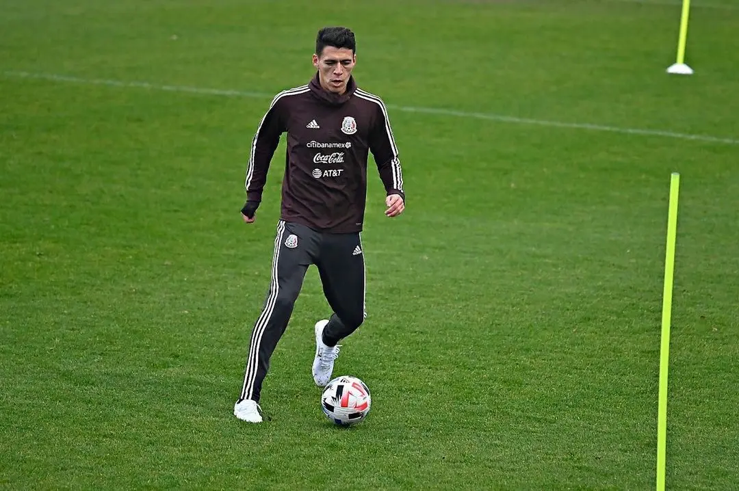 Héctor Moreno en entrenamiento de la Selección Mexicana