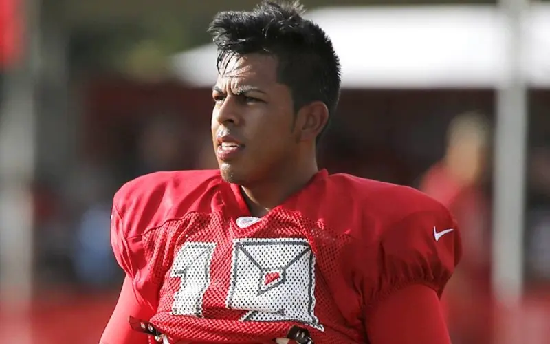 Roberto Aguayo en un entrenamiento de los Tampa Bay Buccaneers - Twitter @AroundTheNFL