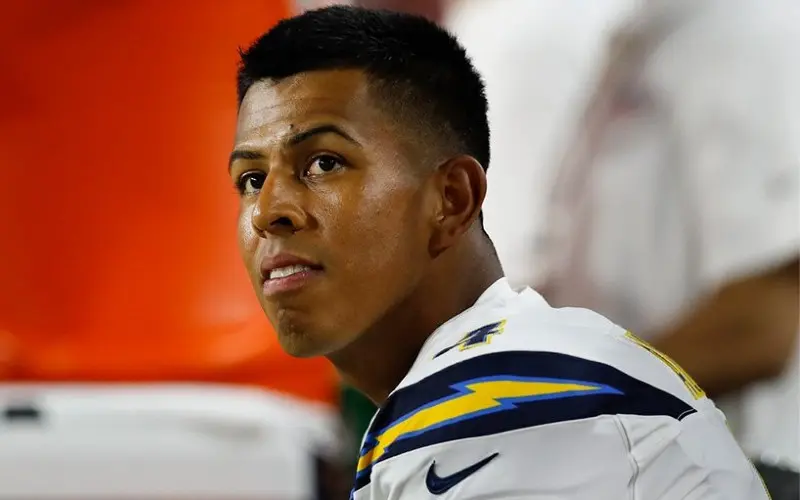 Roberto Aguayo en un partido de Los Angeles Chargers - Twitter @AroundTheNFL