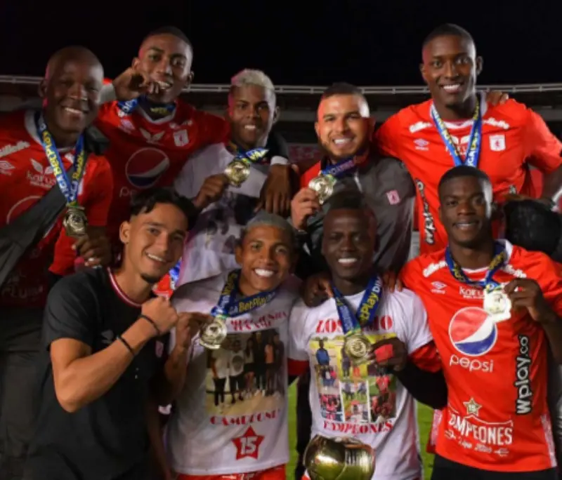 América de Cali, bicampeón de Colombia (@AmericadeCali)