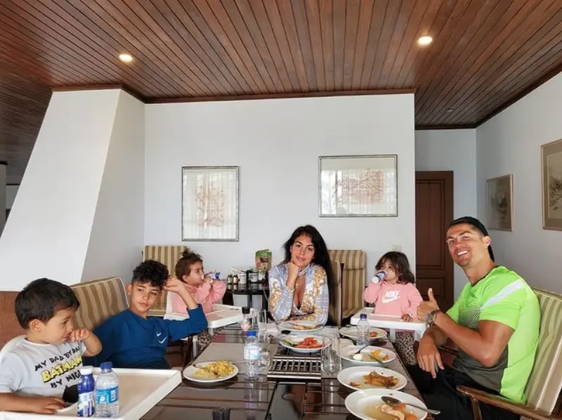 Instagram @cristiano