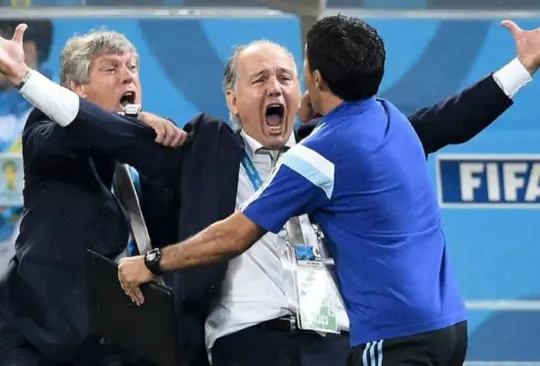 Alejandro Sabella, de jugar en el Irapuato a dirigir a la Selección Argentina Alejandro Sabella, de jugar en el Irapuato a dirigir a la Selección Argentina