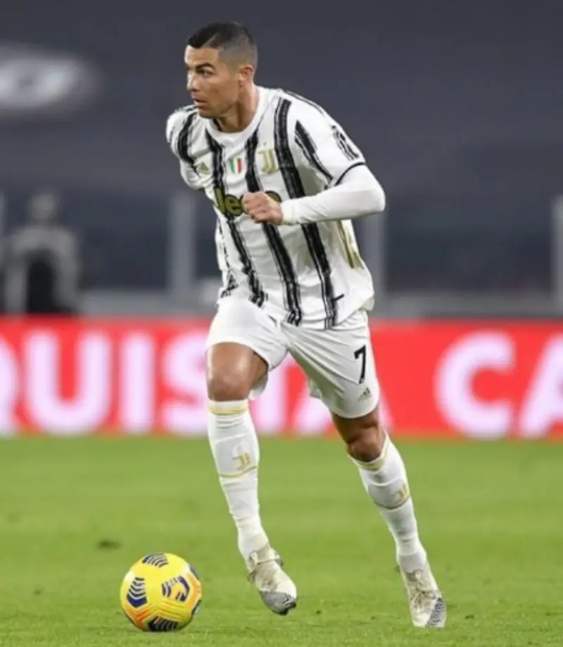 CR7, mayor goleador en juegos oficiales (@Cristiano)