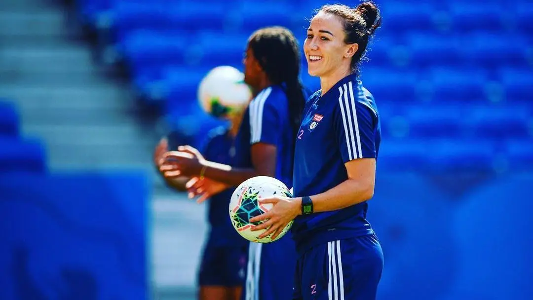 Lucy Bronze en un entrenamiento del Lyon