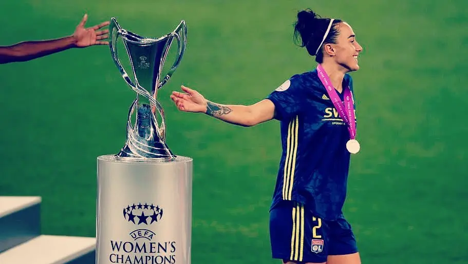 Lucy Bronze campeona de Champions League