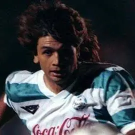 Richard Zambrano en juego con Santos