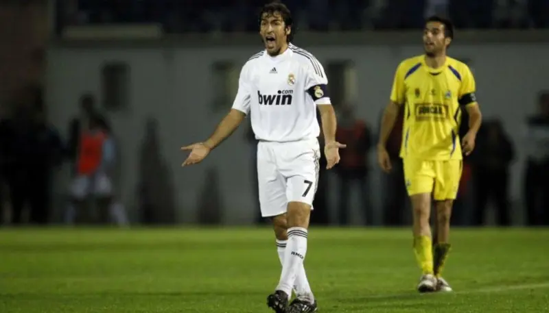 Real Madrid sucumbió ante el Alcorcón en 2009 (@RMadridHome_)