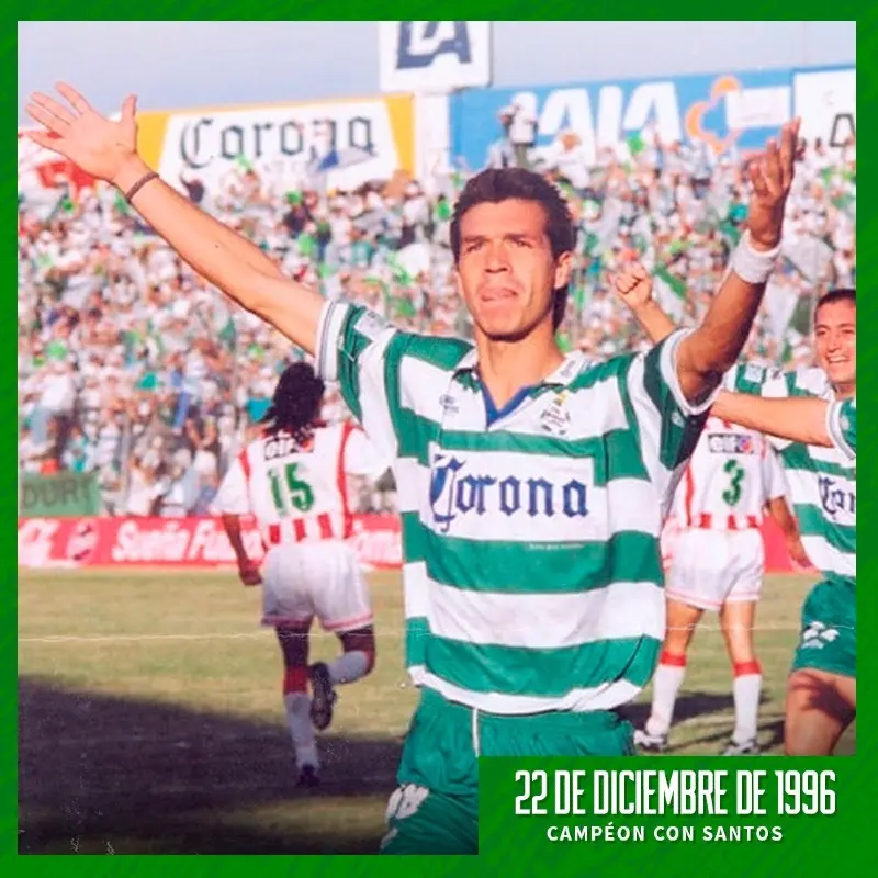 Jared Borgetti celebra gol en el Santos vs Necaxa en la final de Invierno 1996 - Twitter @borgetti58