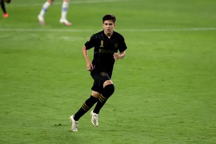 Christian Torres en juego con el LAFC