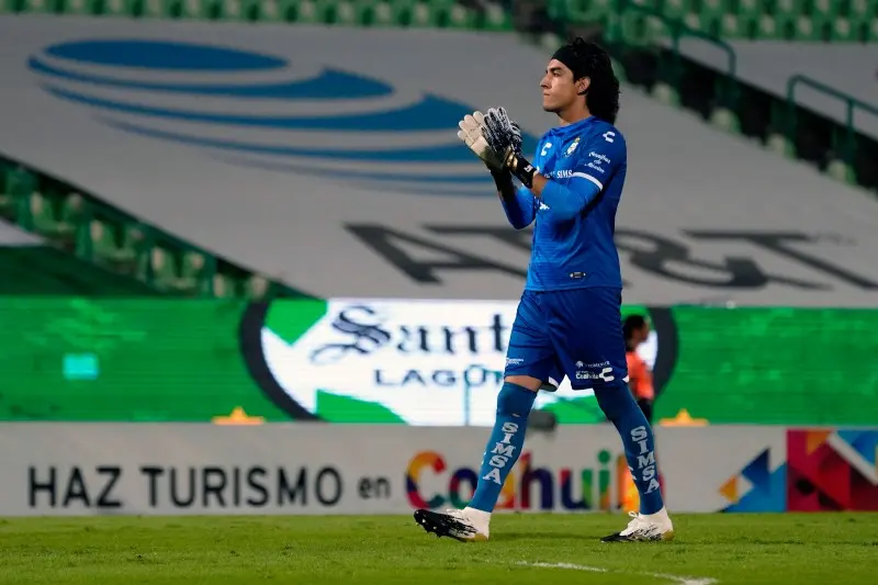 Carlos Acevedo en un partido de Santos - Twitter @ClubSantos