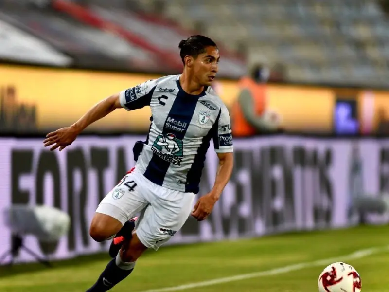 Érick Aguirre en un partido del Pachuca - Instagram @erickaguirre_13